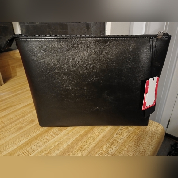 Ed Hardy NWT Large Black Skull Cosmetic Case - Picture 3 of 5